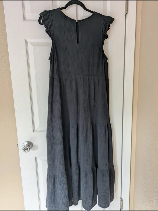 Black Sleeveless Ruffle Maxi Dress - Women - Picture 2 of 5